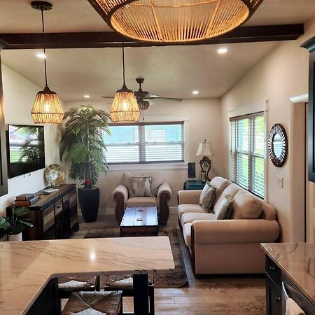 Bali Bungalow - Downtown โคโคบีช ภายนอก รูปภาพ